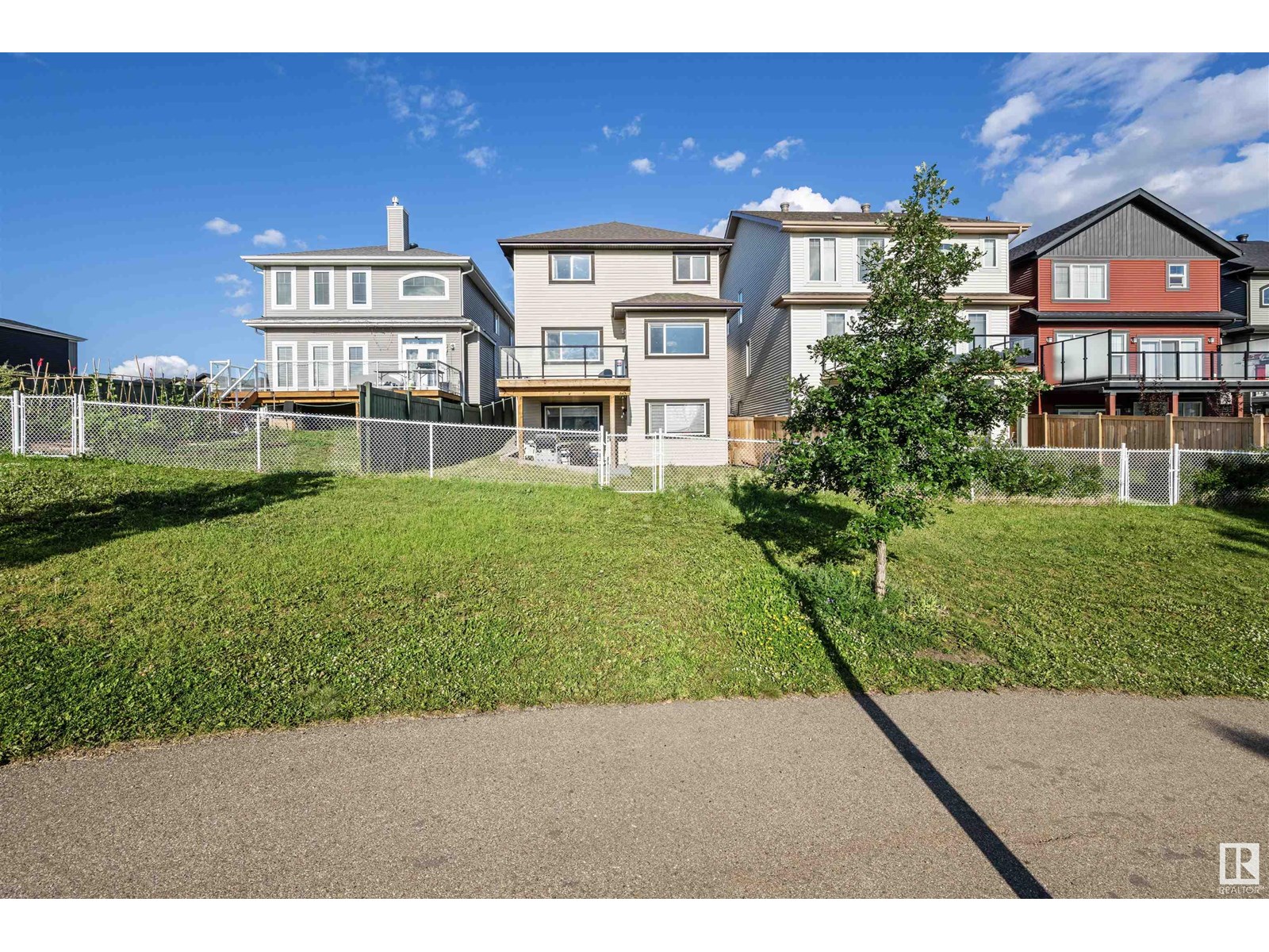 Photo 37 of 9864 222 St Nw, Edmonton AB