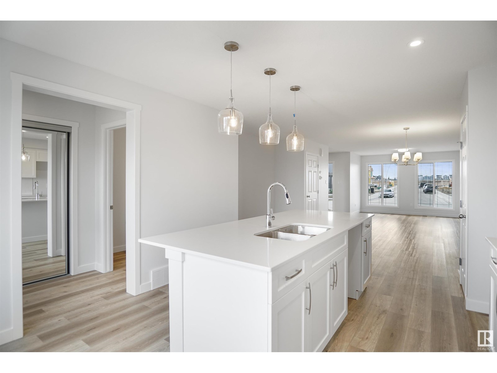 Photo 10 of 412 176 Av Ne, Edmonton AB