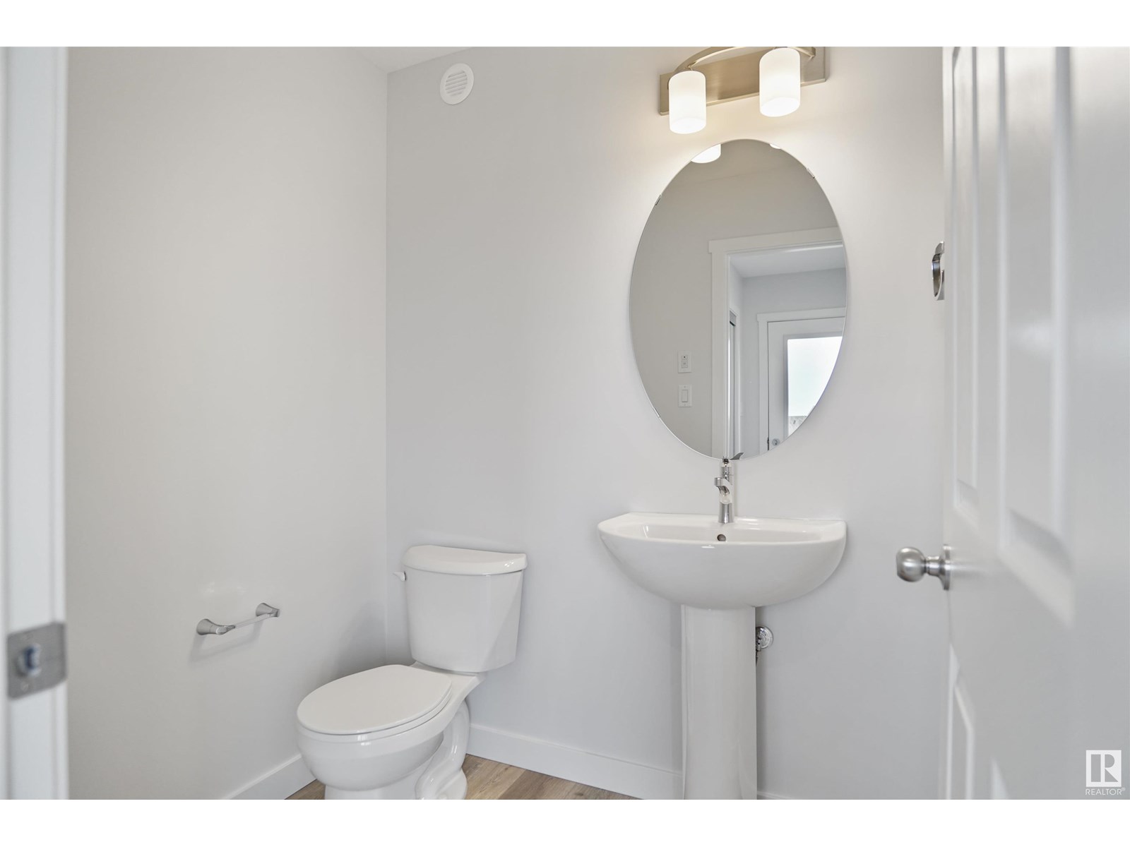Photo 14 of 412 176 Av Ne, Edmonton AB