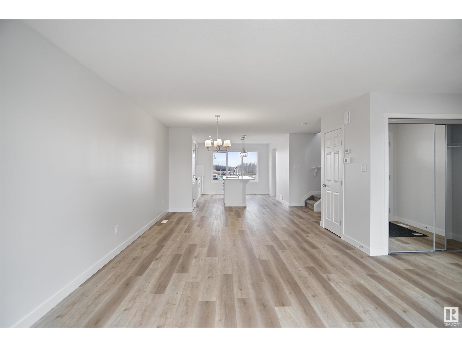 Photo 4 of 412 176 Av Ne, Edmonton AB