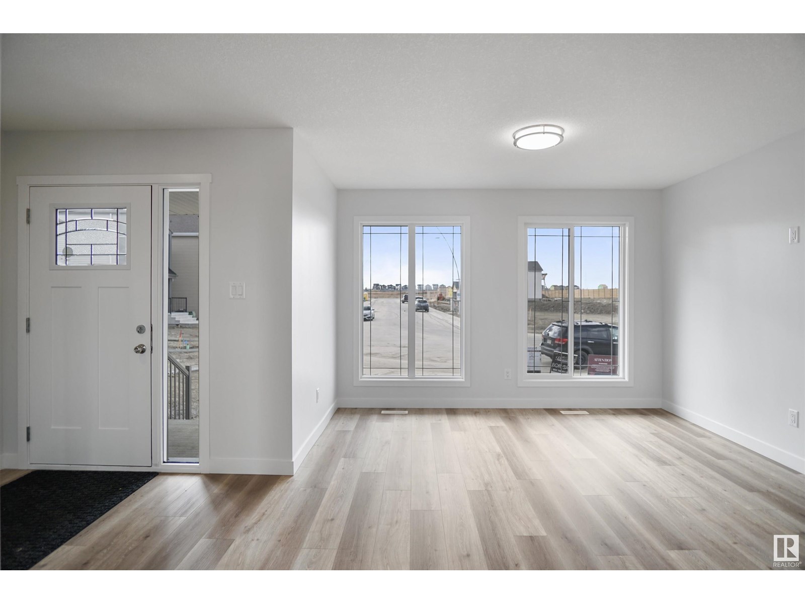 Photo 3 of 412 176 Av Ne, Edmonton AB