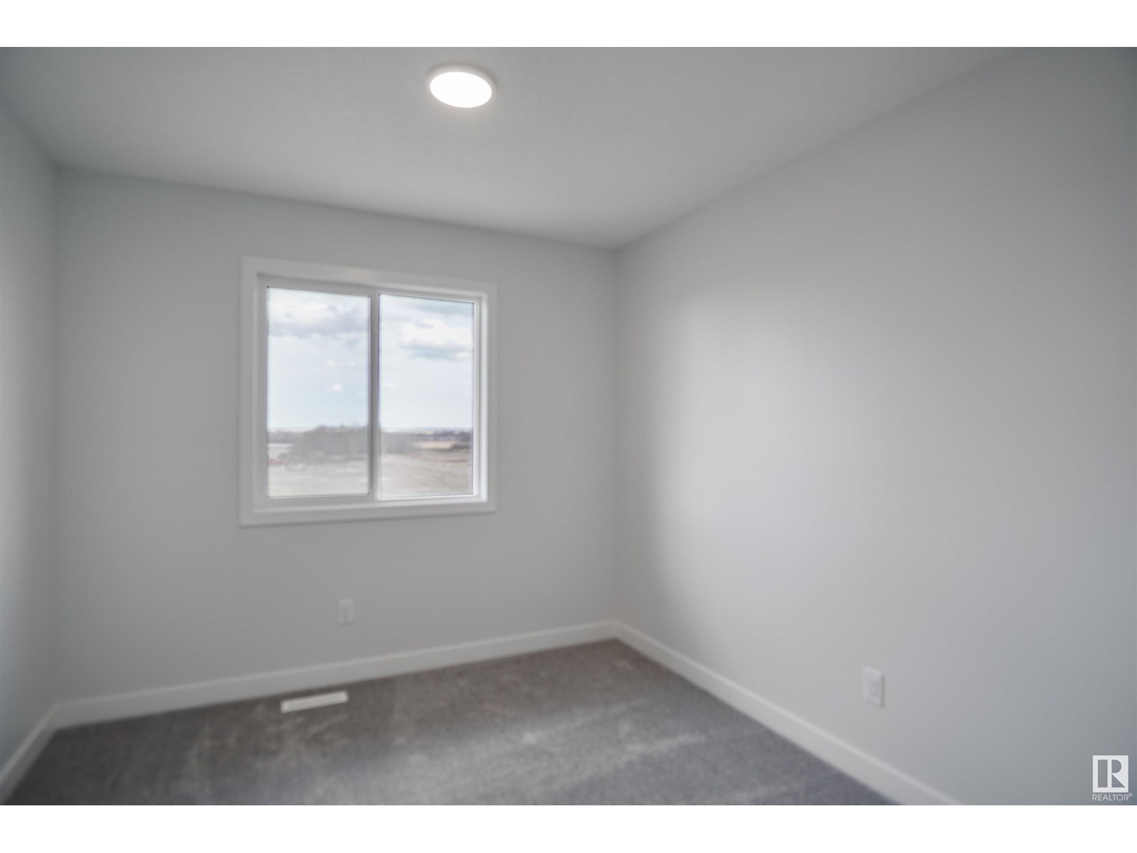 Photo 24 of 412 176 Av Ne, Edmonton AB