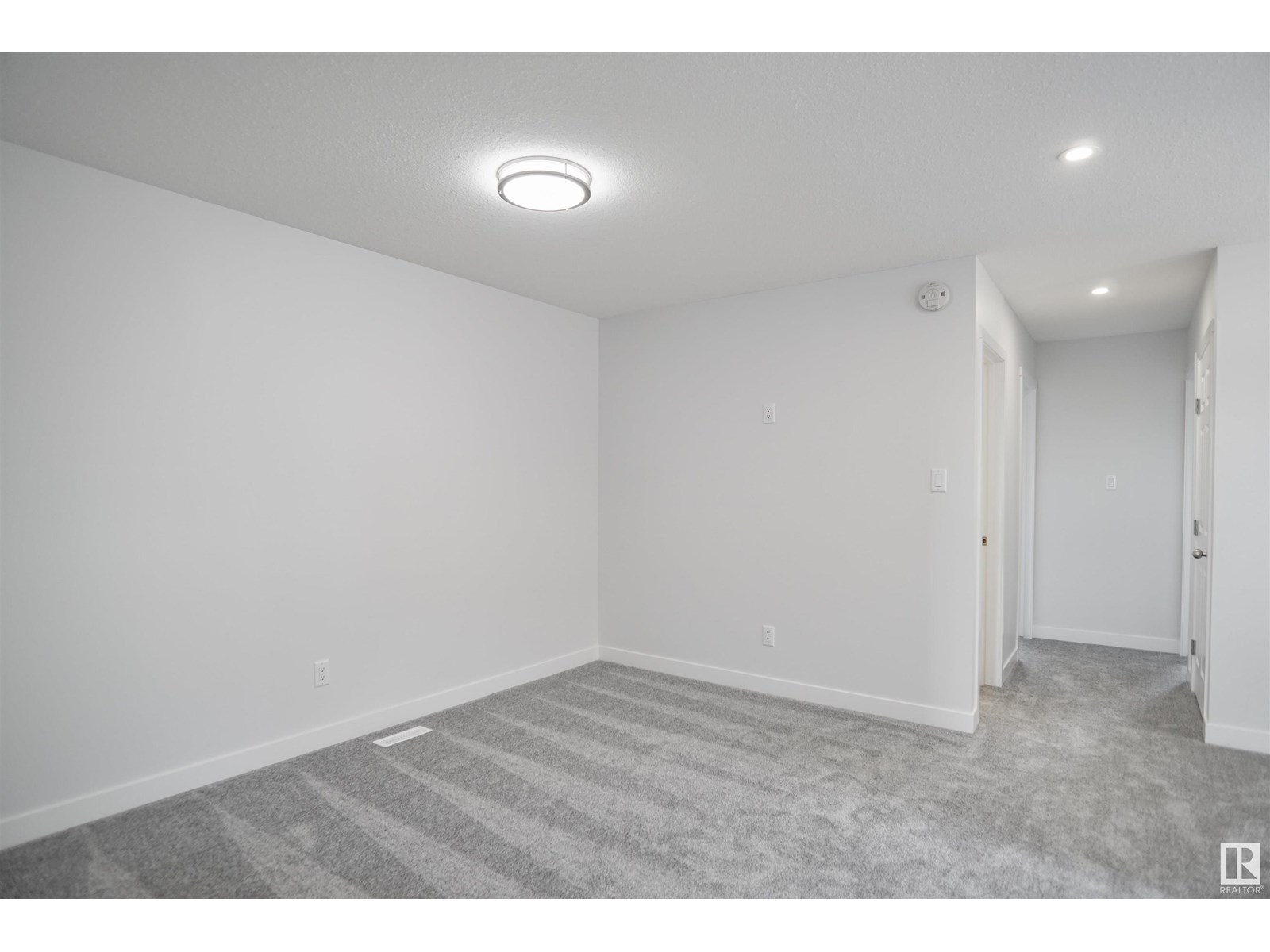 Photo 19 of 412 176 Av Ne, Edmonton AB