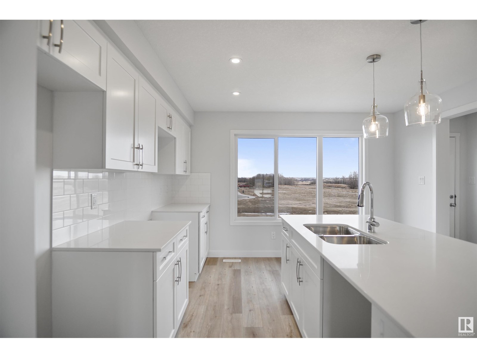Photo 8 of 412 176 Av Ne, Edmonton AB