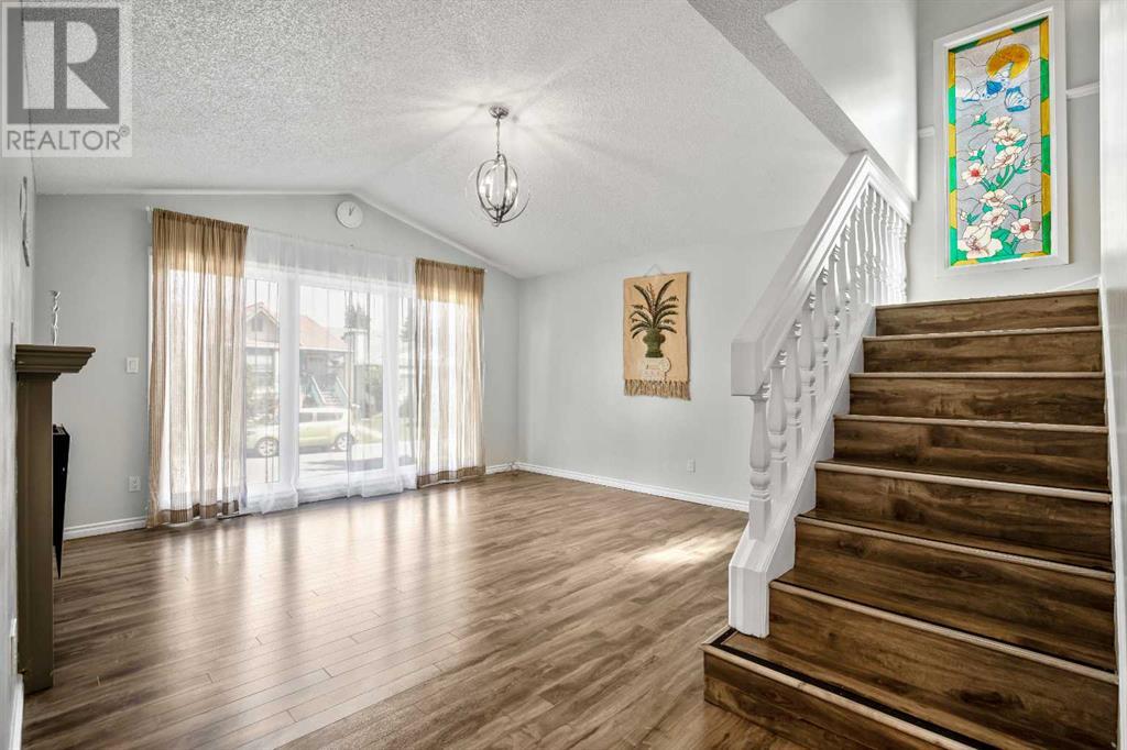 Single Family House for Sale in  Woodglen Crescent SW Woodbine Calgary 