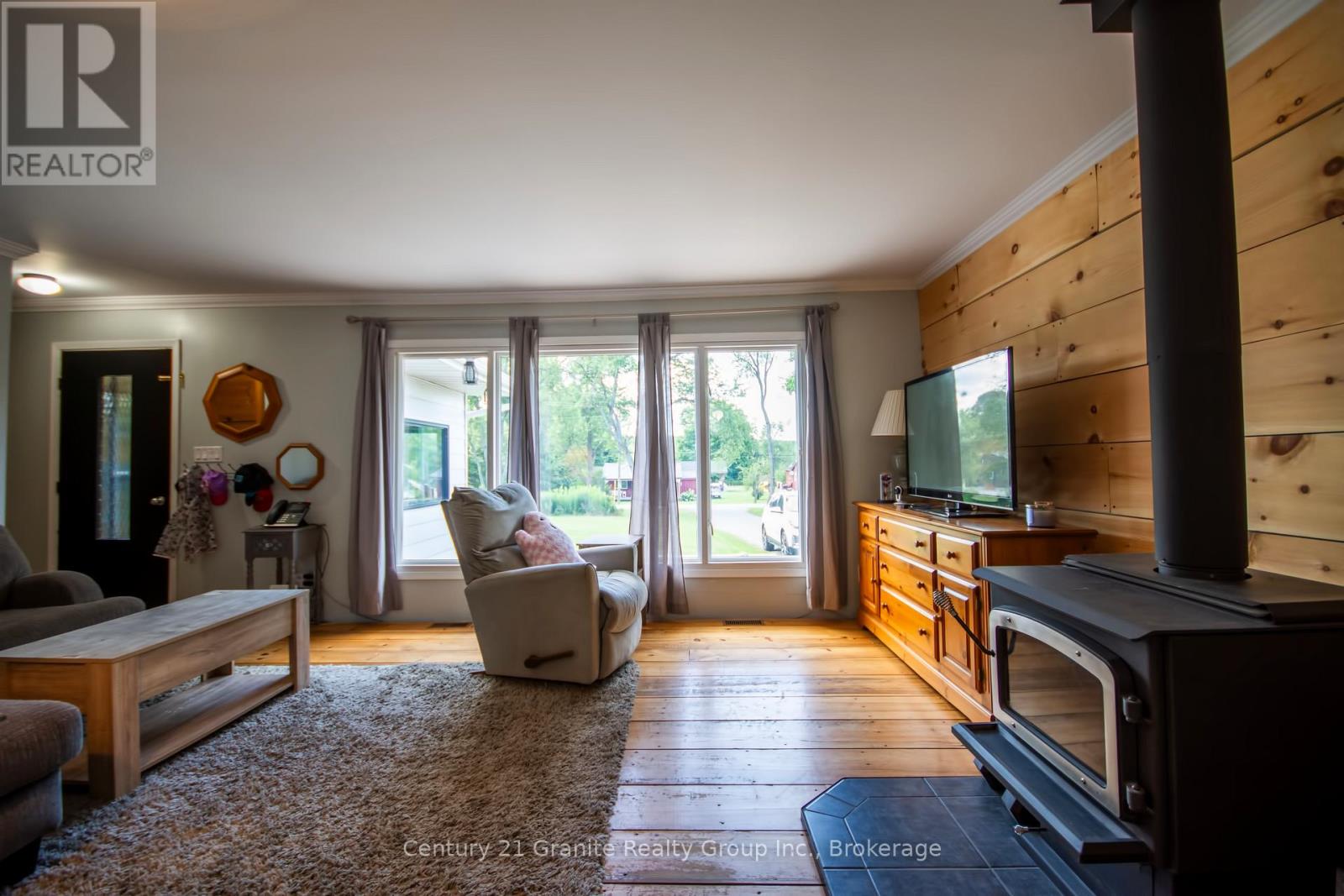 Photo 2 of 1229 Spring Valley Road, Minden Hills ON