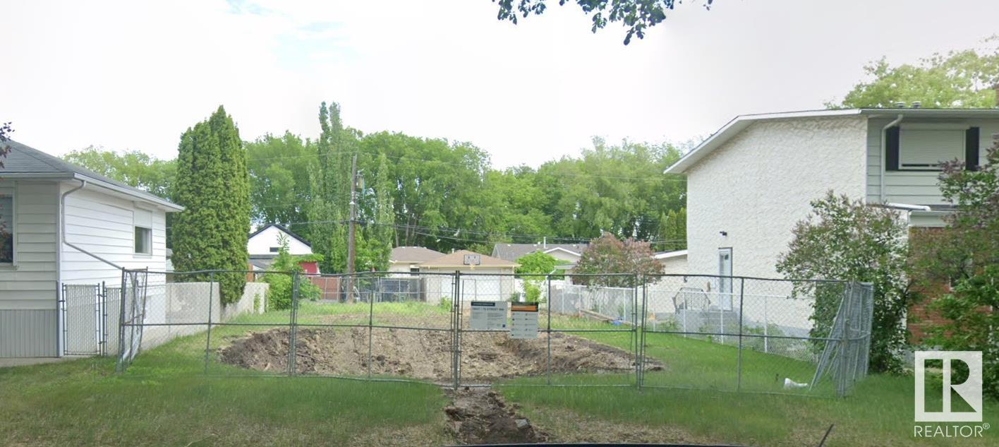 Photo 1 of 10431 78 St Nw, Edmonton AB