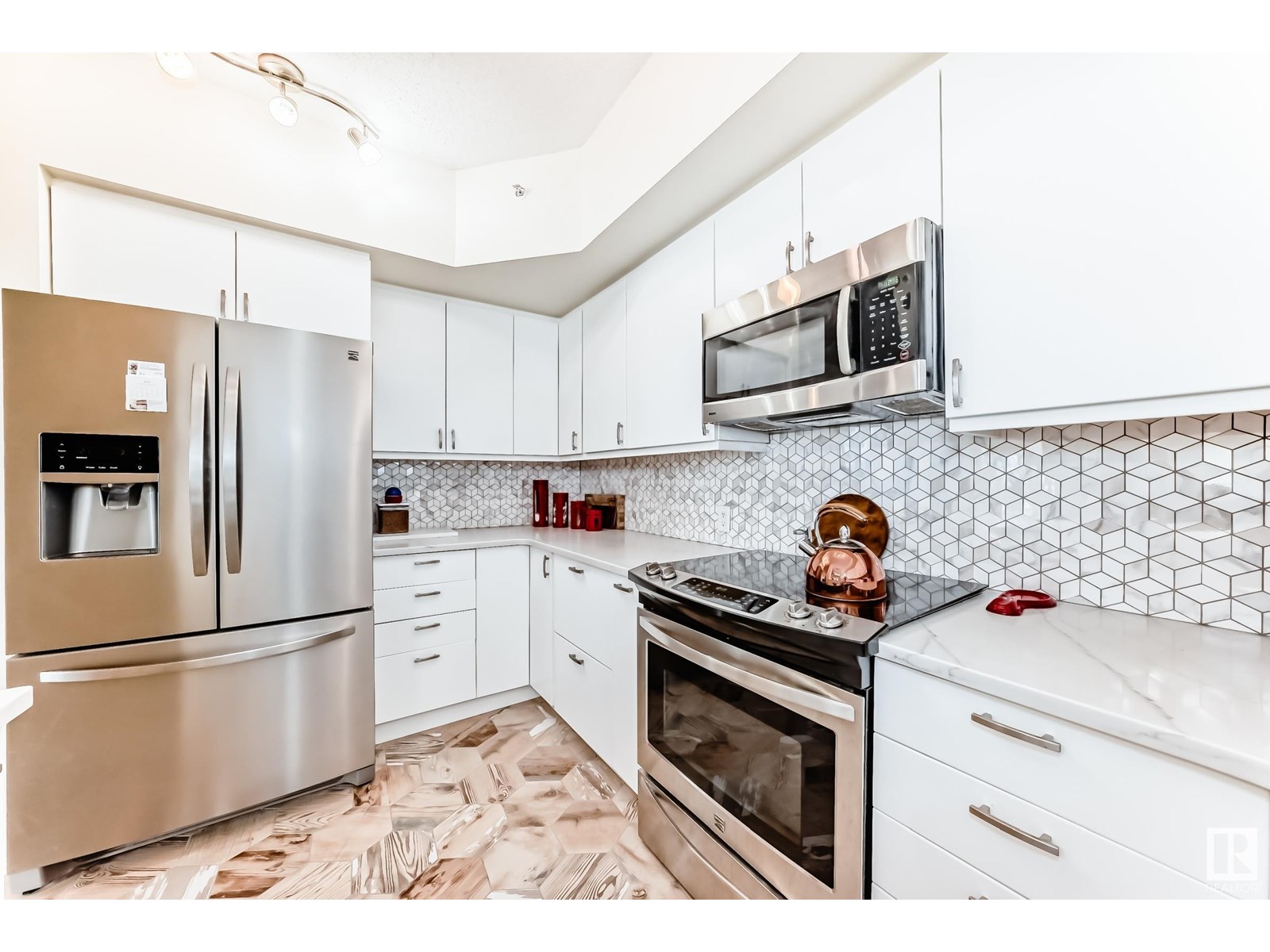Photo 12 of 707 10108 125 St Nw, Edmonton AB