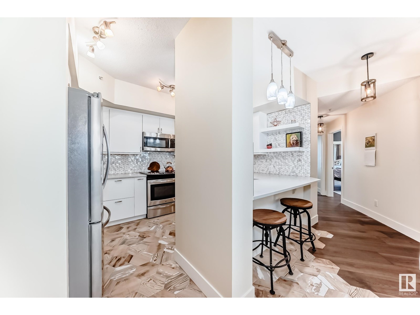 Photo 11 of 707 10108 125 St Nw, Edmonton AB