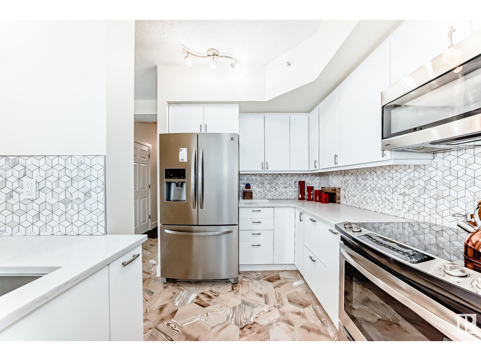 Photo 15 of 707 10108 125 St Nw, Edmonton AB