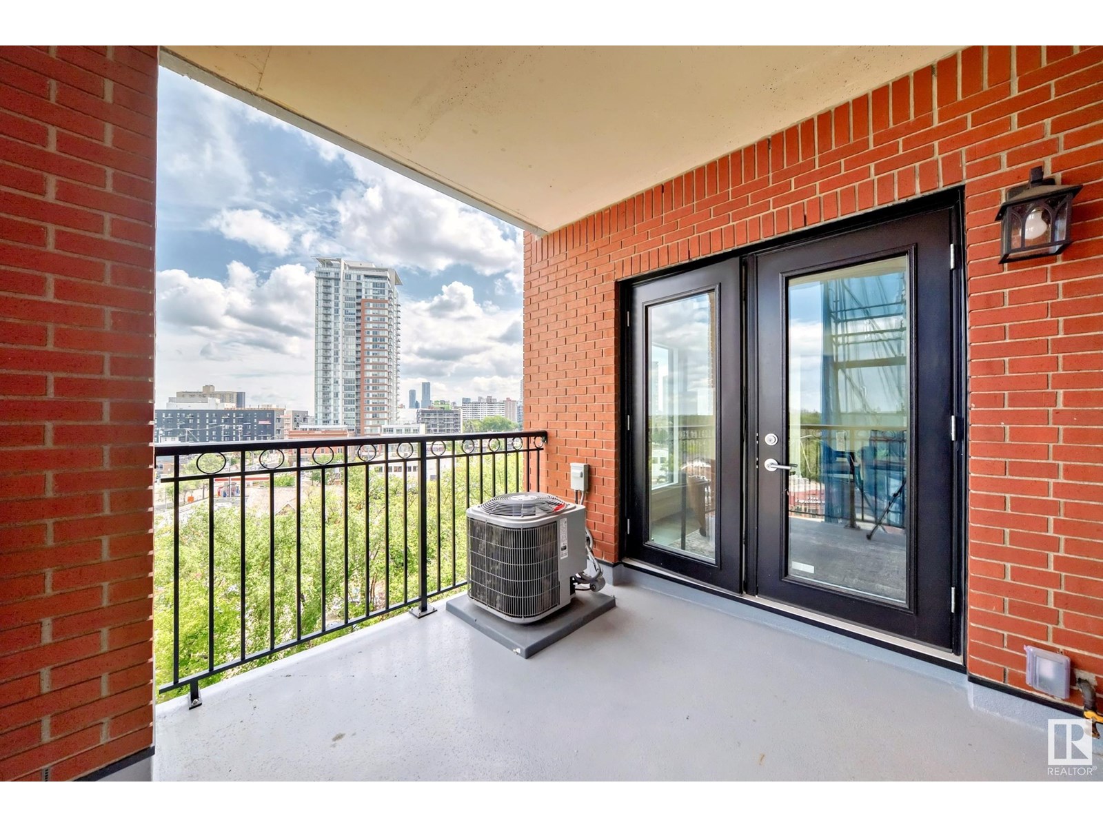 Photo 18 of 707 10108 125 St Nw, Edmonton AB