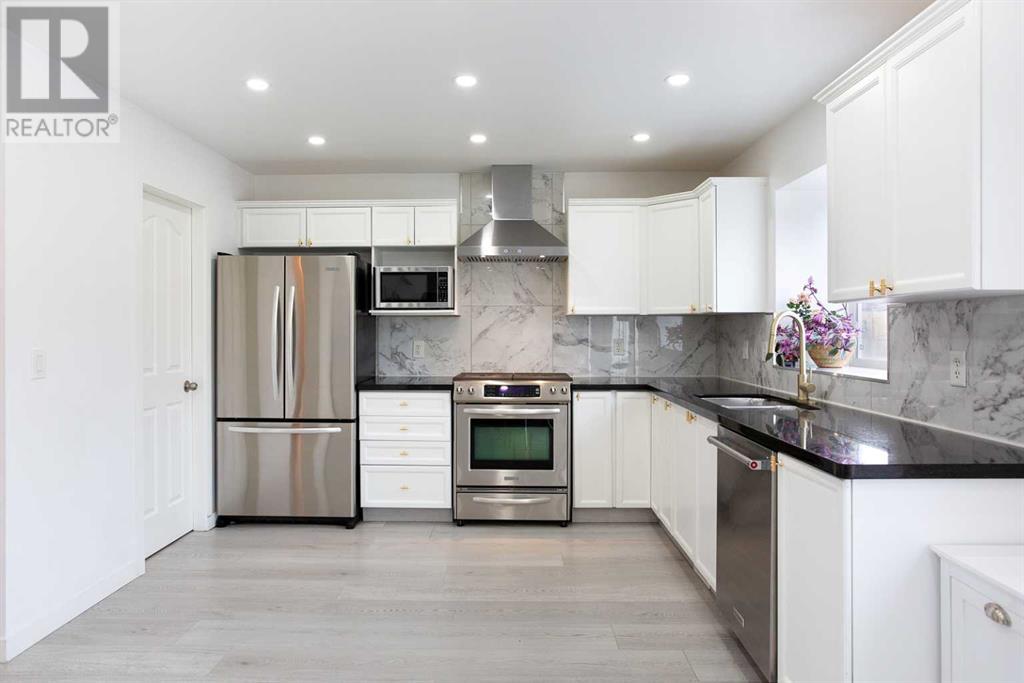 Photo 3 of 209 Luxstone Road Sw, Airdrie AB