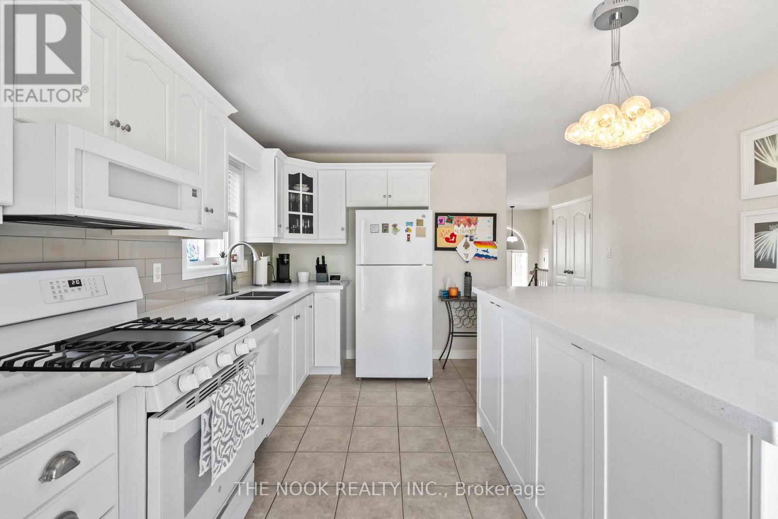 Photo 16 of 1 William Jose Court, Clarington ON