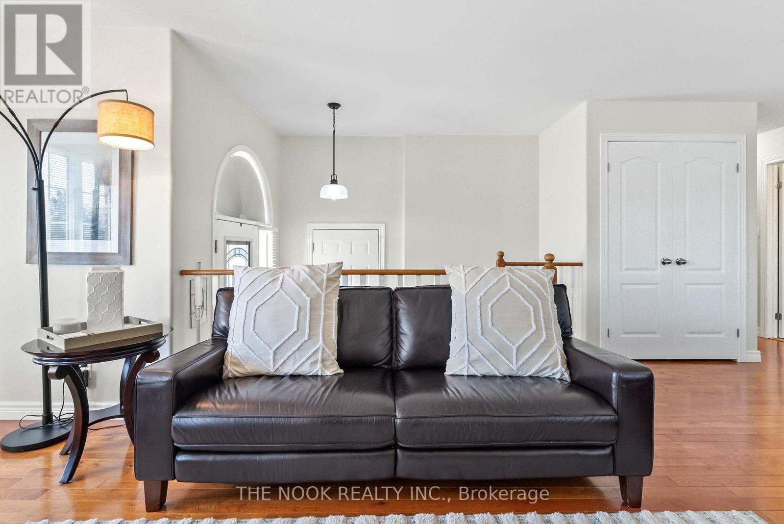 Photo 8 of 1 William Jose Court, Clarington ON