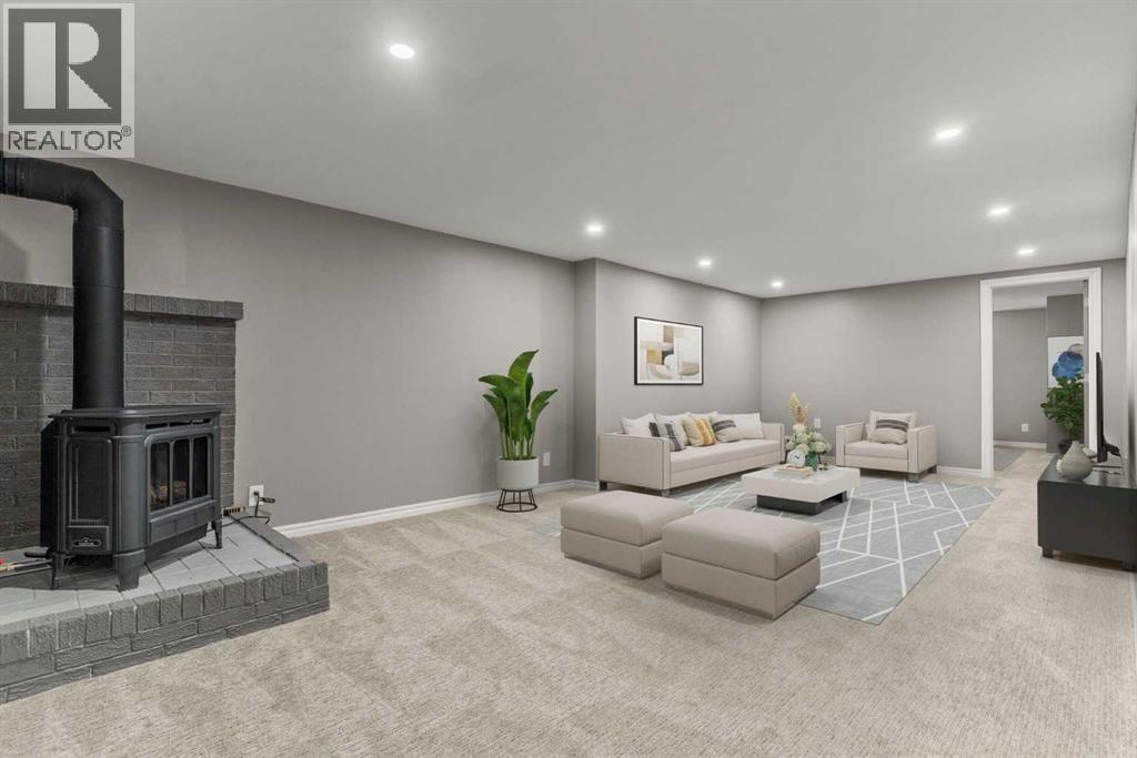 Photo 25 of 7424 Fleetwood Drive Se, Calgary AB