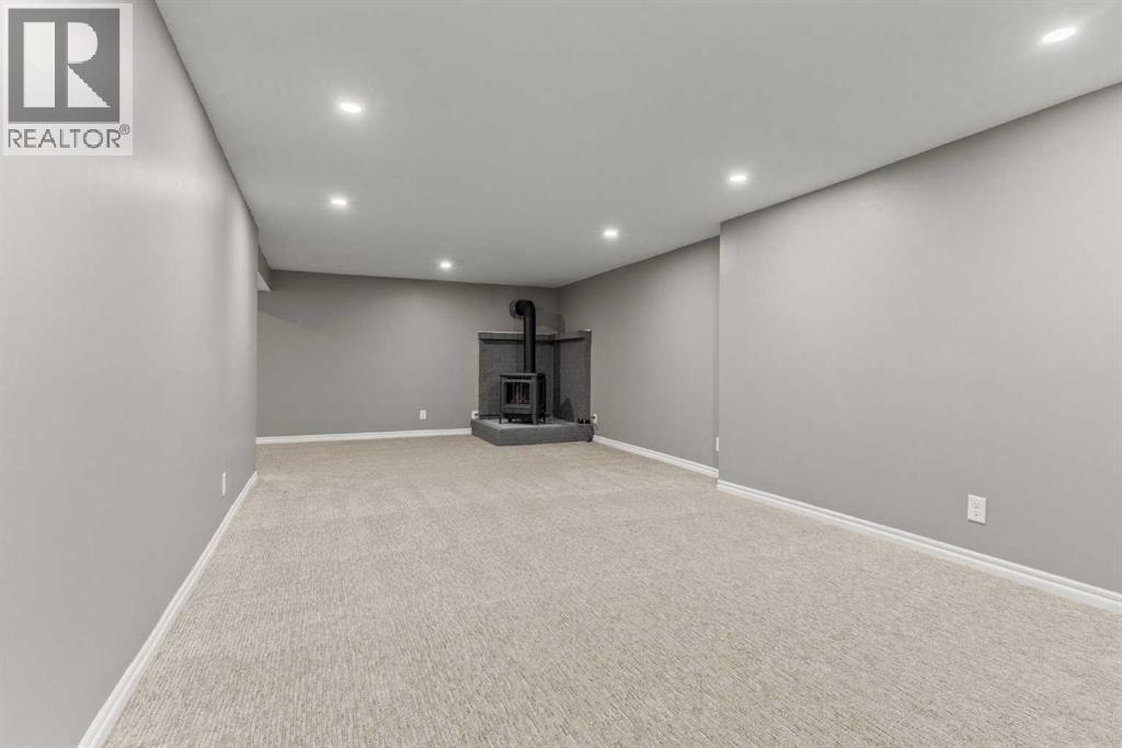 Photo 28 of 7424 Fleetwood Drive Se, Calgary AB