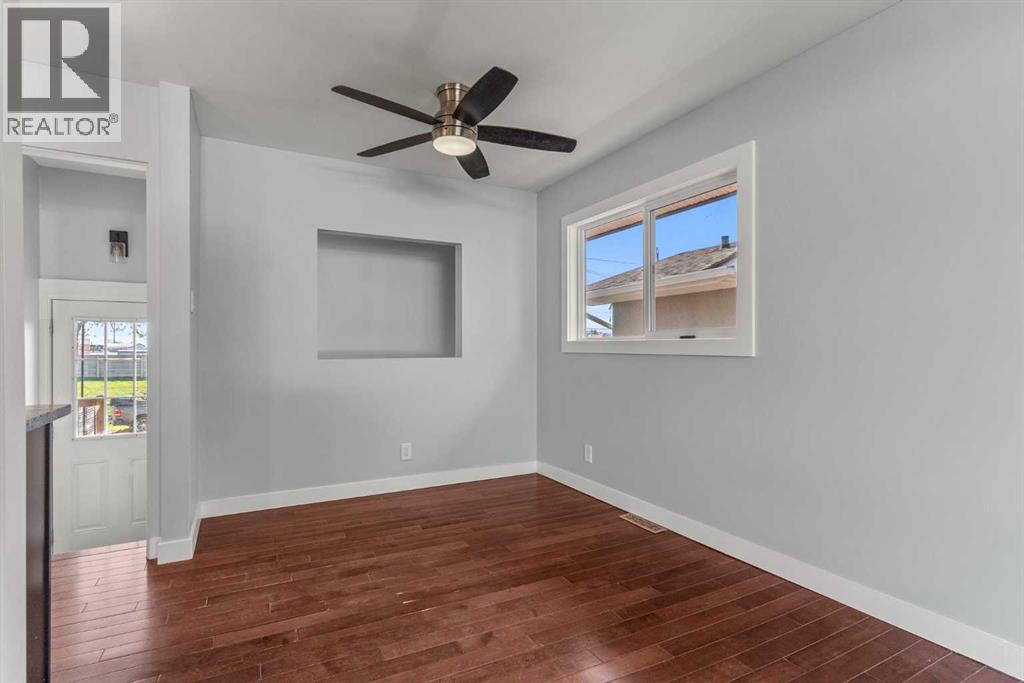 Photo 8 of 7424 Fleetwood Drive Se, Calgary AB