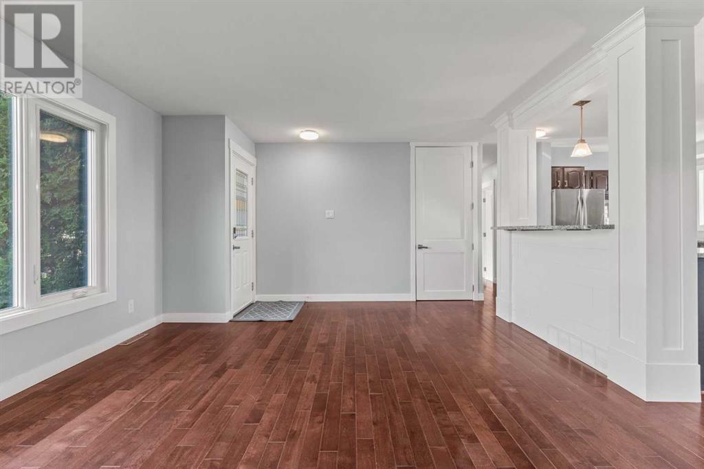 Photo 9 of 7424 Fleetwood Drive Se, Calgary AB