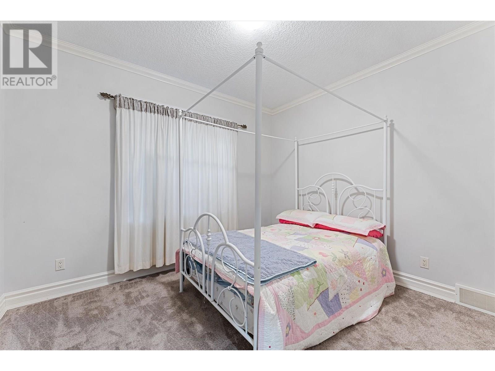 3079 Thacker Drive, West Kelowna