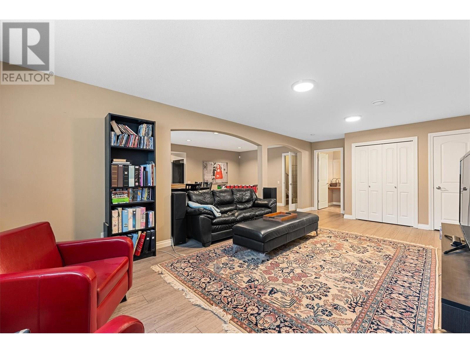  3079 Thacker Drive, West Kelowna