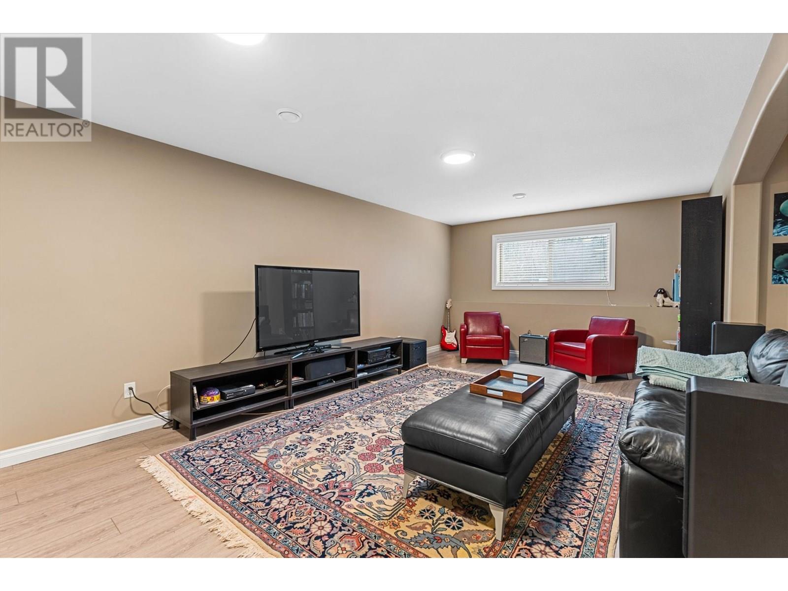 3079 Thacker Drive, West Kelowna