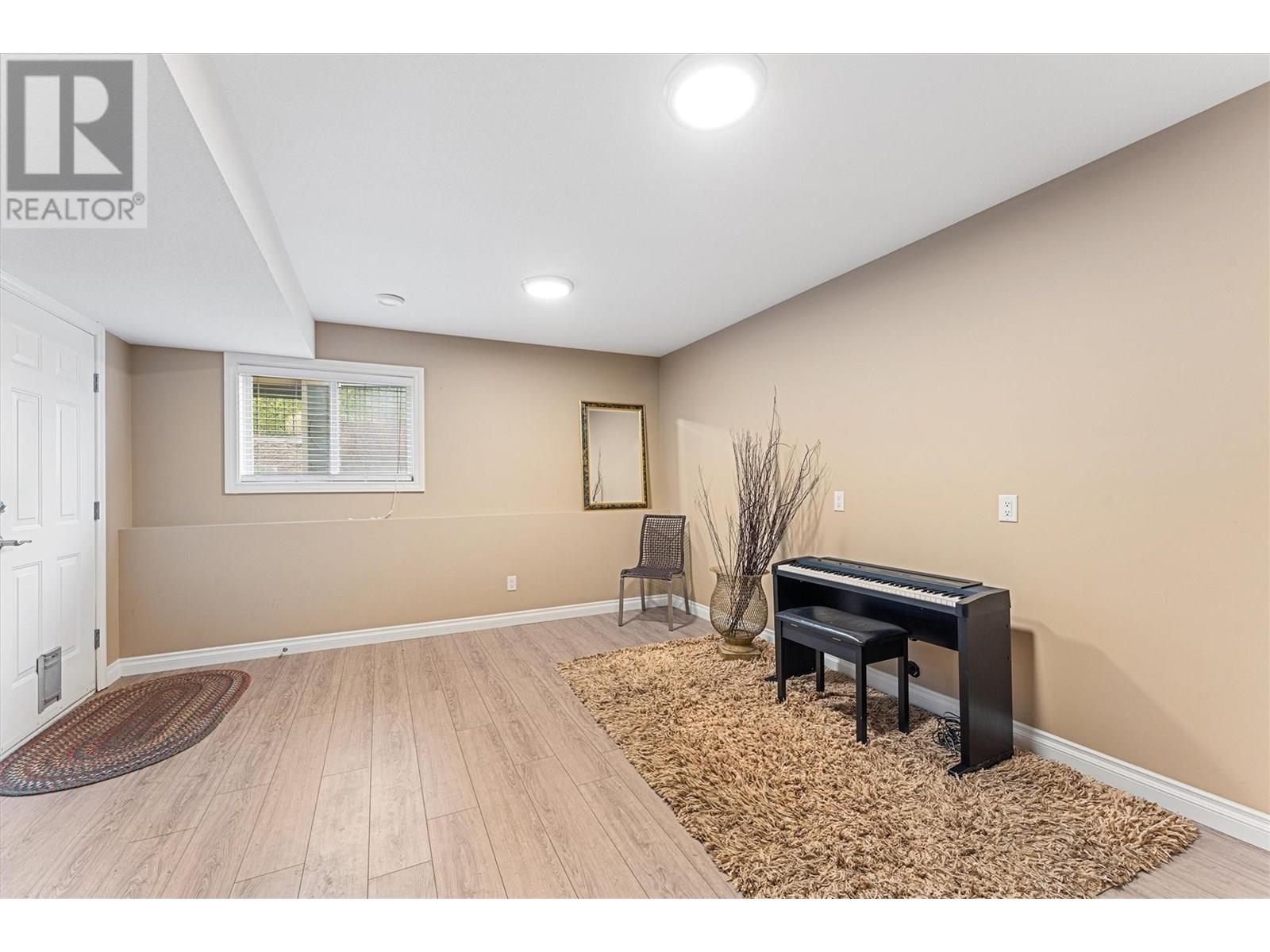  3079 Thacker Drive, West Kelowna