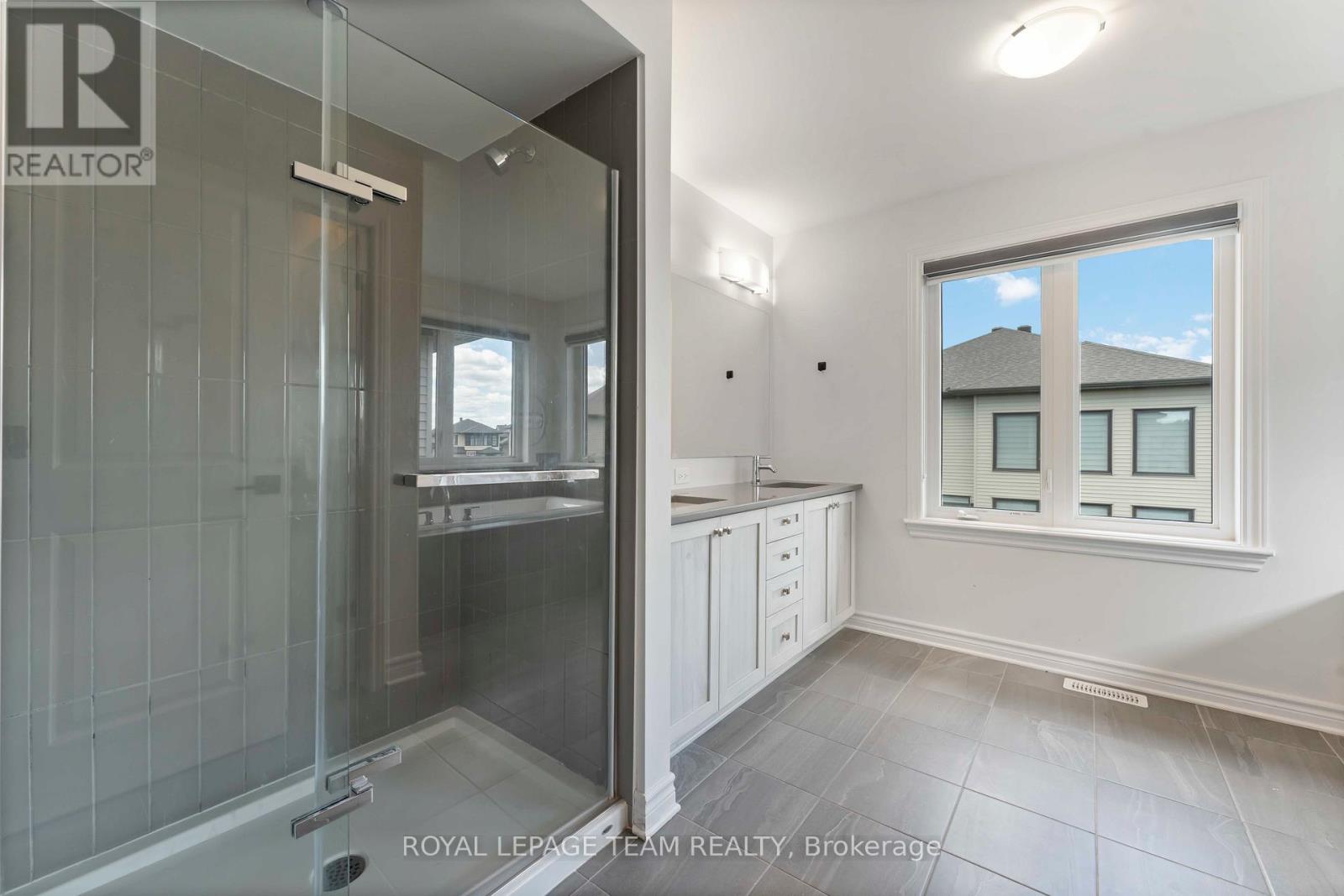 Photo 17 of 1010 Brian Good Avenue, Ottawa ON