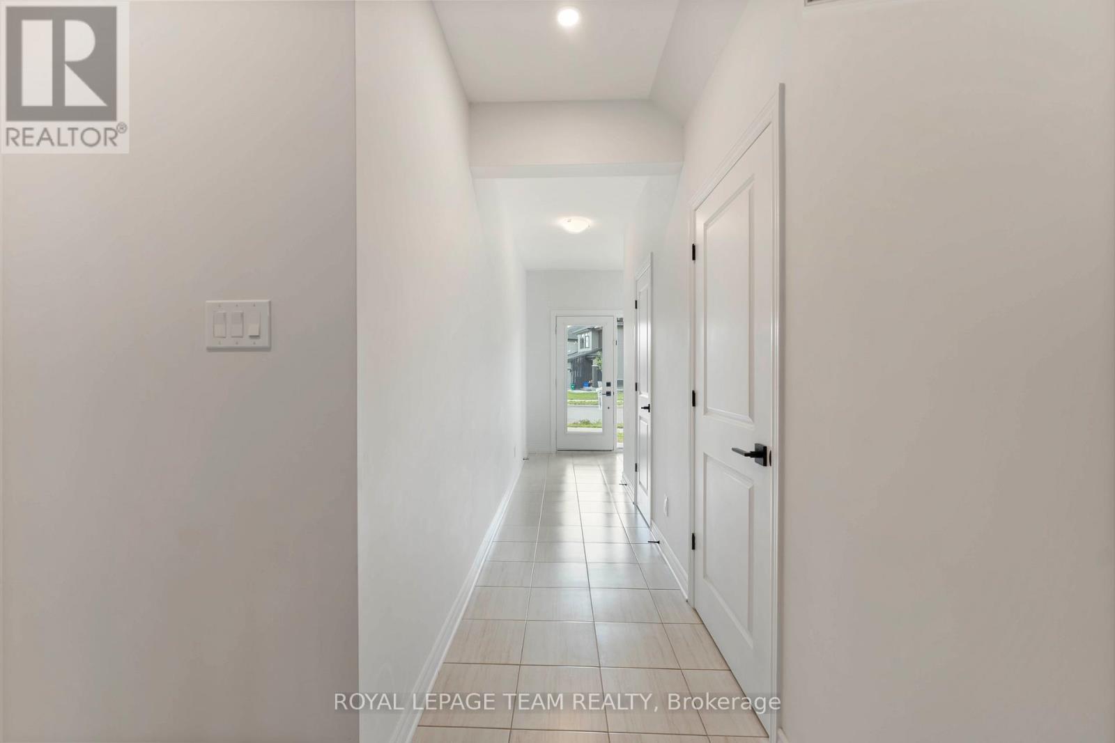 Photo 6 of 1010 Brian Good Avenue, Ottawa ON