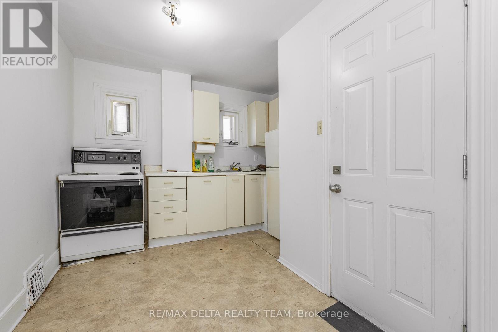 437-439 BOOTH STREET - 18