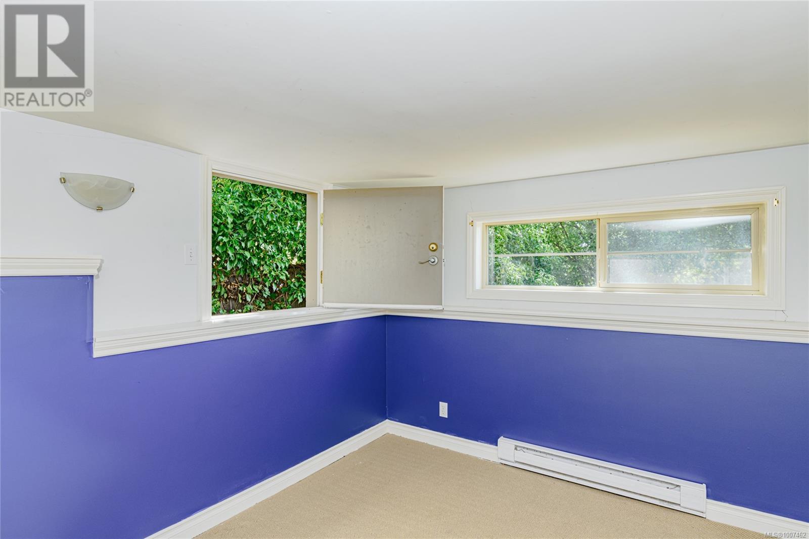 Photo 31 of 1 615 Drake Ave, Esquimalt BC