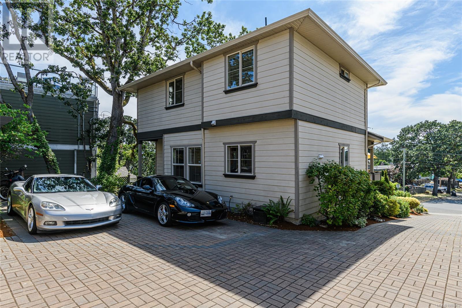 Photo 36 of 1 615 Drake Ave, Esquimalt BC