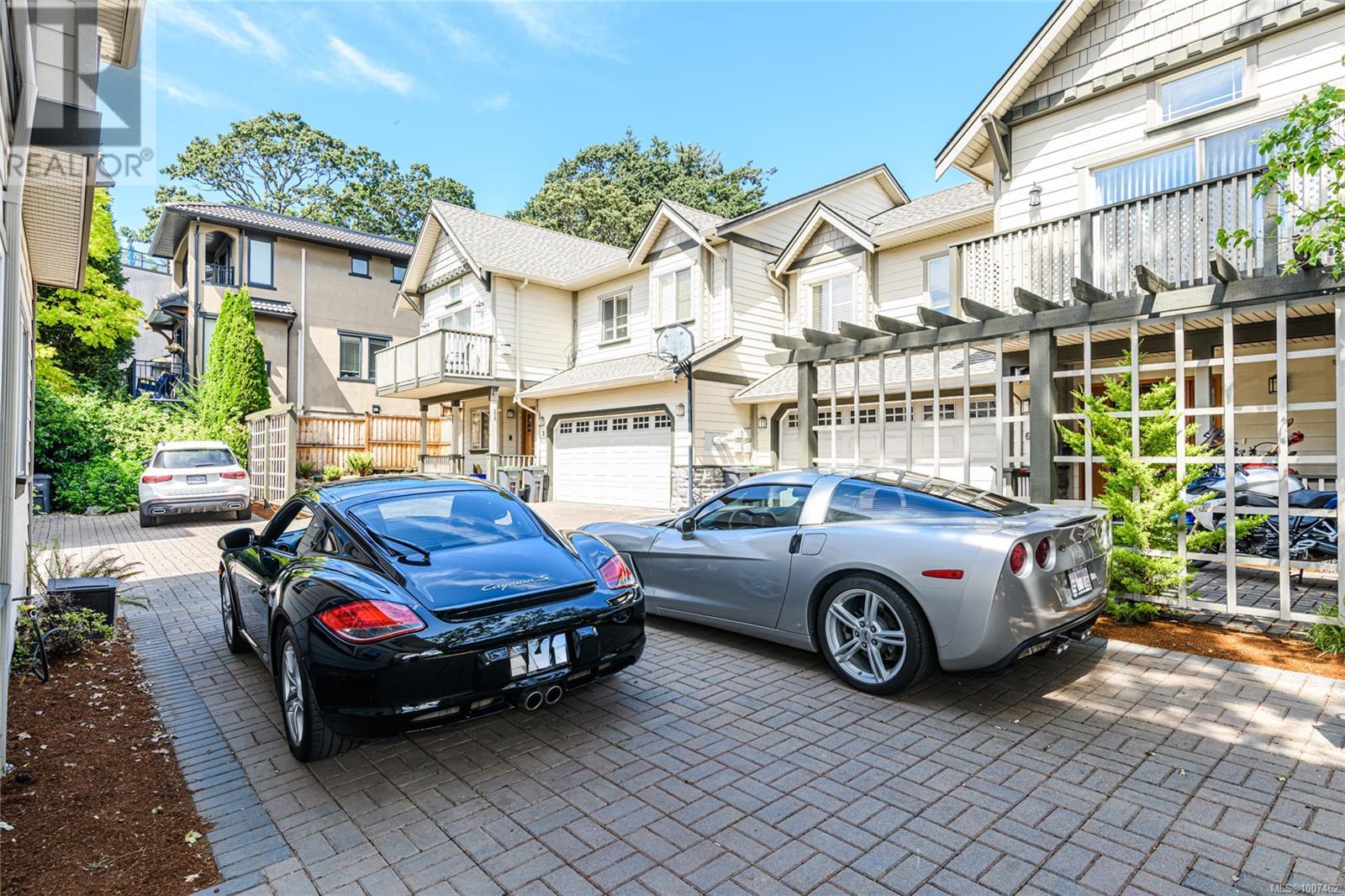 Photo 39 of 1 615 Drake Ave, Esquimalt BC