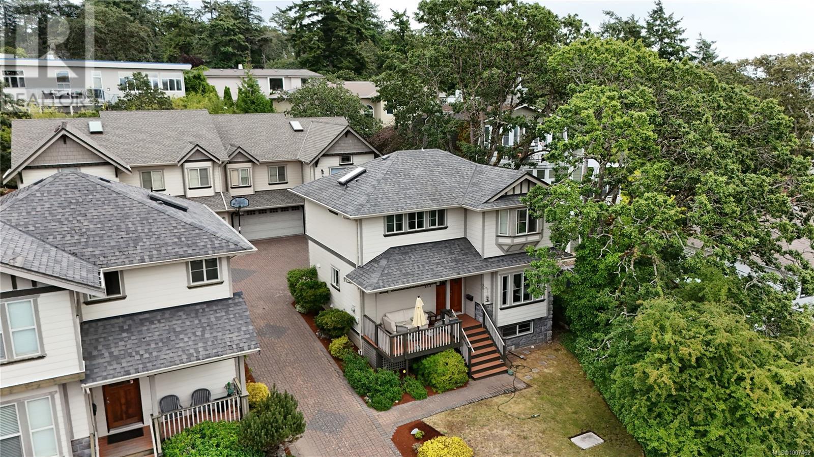 Photo 41 of 1 615 Drake Ave, Esquimalt BC