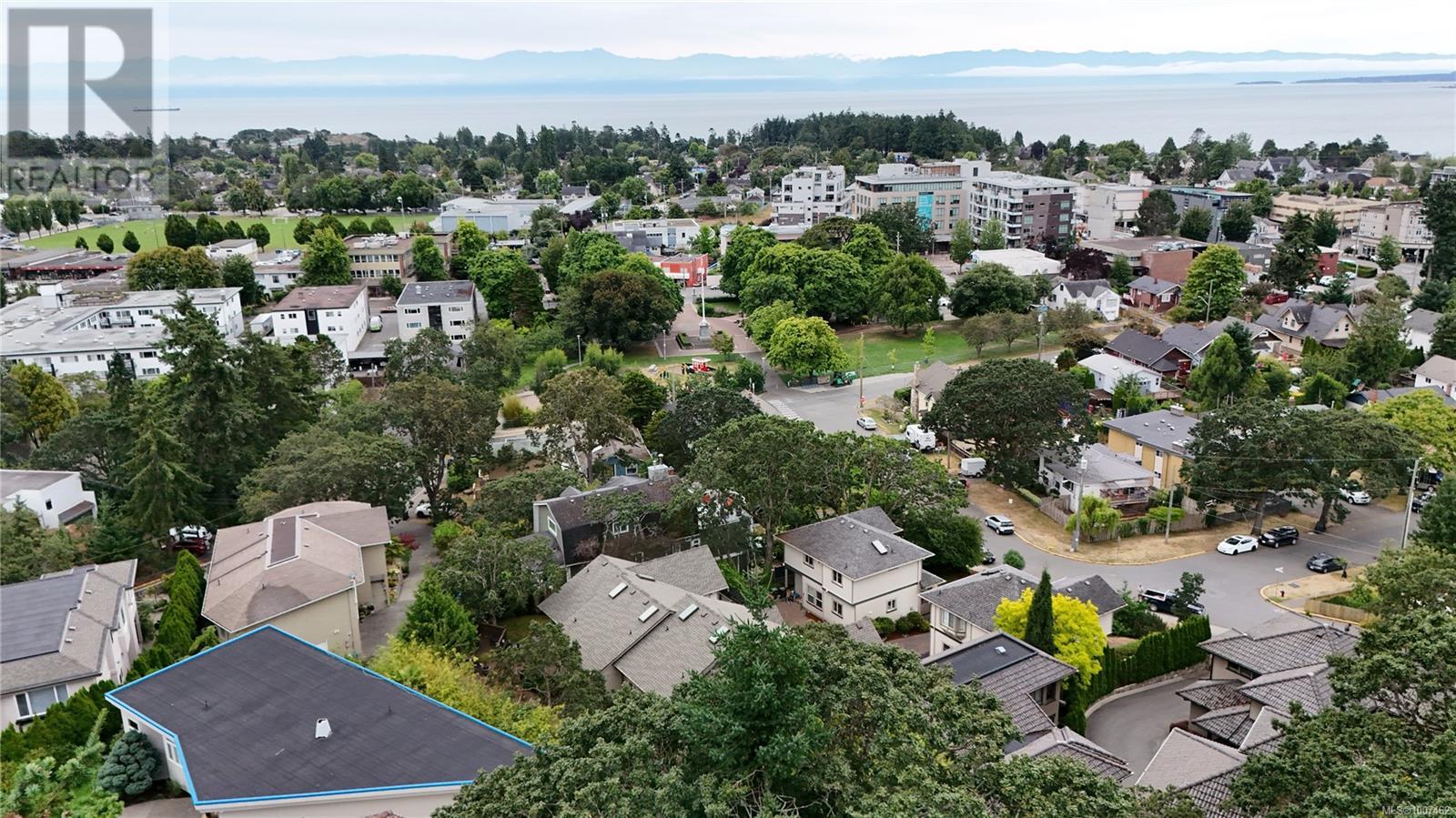 Photo 43 of 1 615 Drake Ave, Esquimalt BC