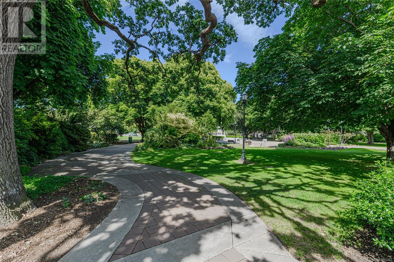 Photo 46 of 1 615 Drake Ave, Esquimalt BC