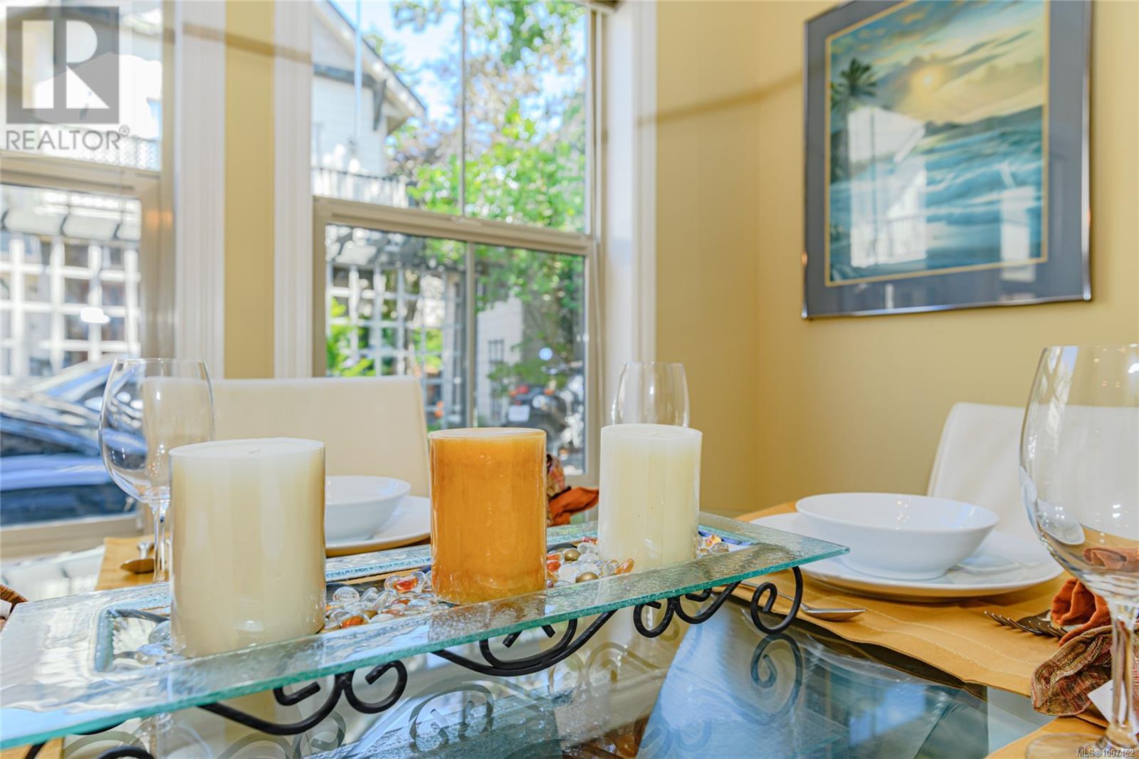 Photo 9 of 1 615 Drake Ave, Esquimalt BC