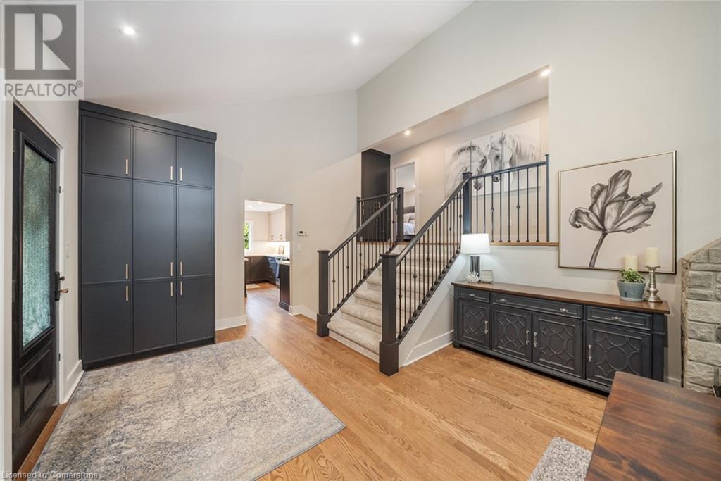 Photo 17 of 2038 15th Side Road, Milton ON
