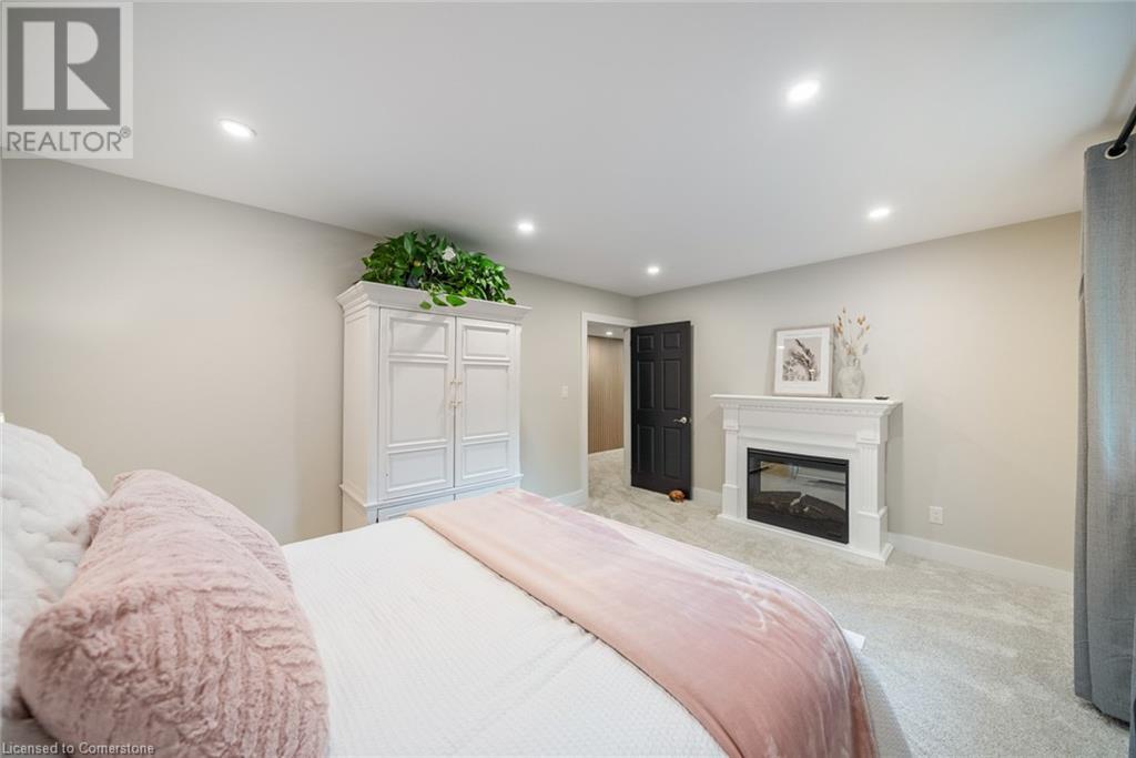 Photo 13 of 2038 15th Side Road, Milton ON