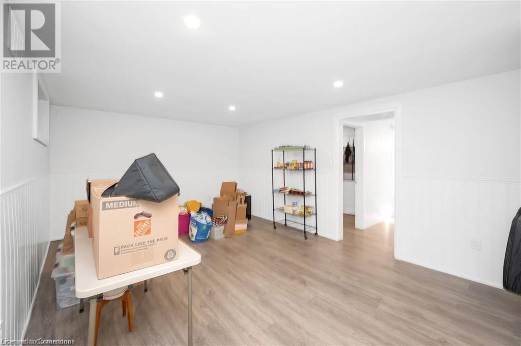 Photo 18 of 245 Marshall Avenue, Welland ON