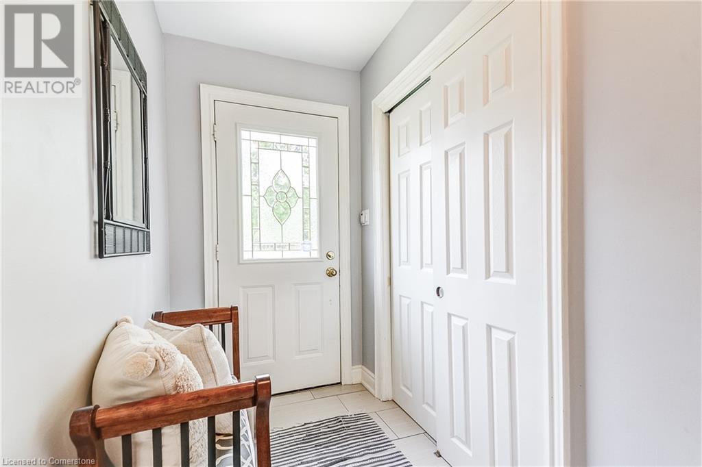 Photo 2 of 5203 Broughton Crescent, Burlington ON