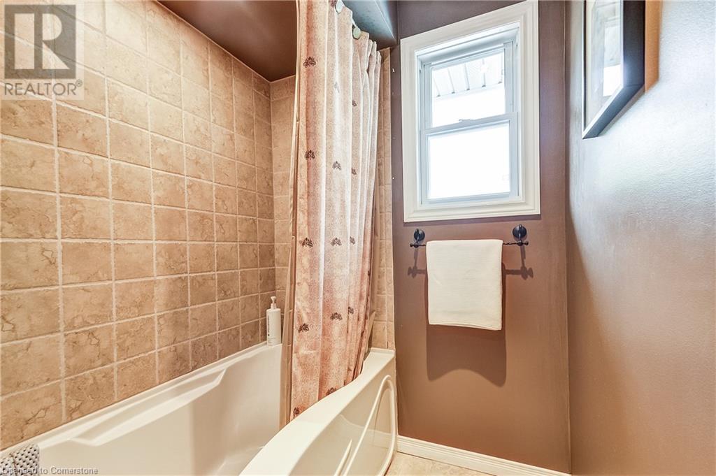 Photo 21 of 5203 Broughton Crescent, Burlington ON