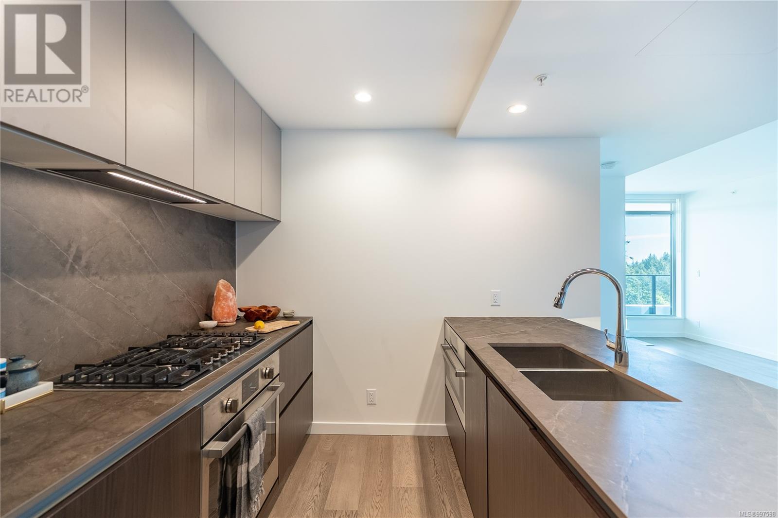 Photo 14 of 1006 2000 Hannington Rd, Langford BC
