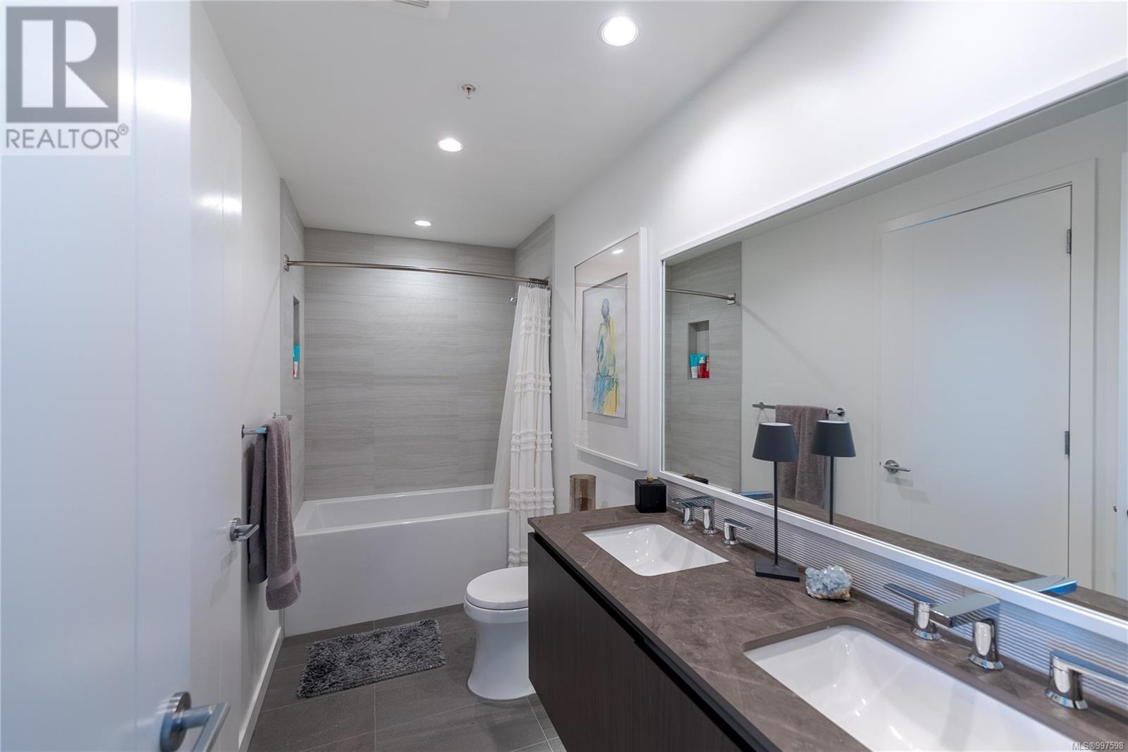 Photo 12 of 1006 2000 Hannington Rd, Langford BC