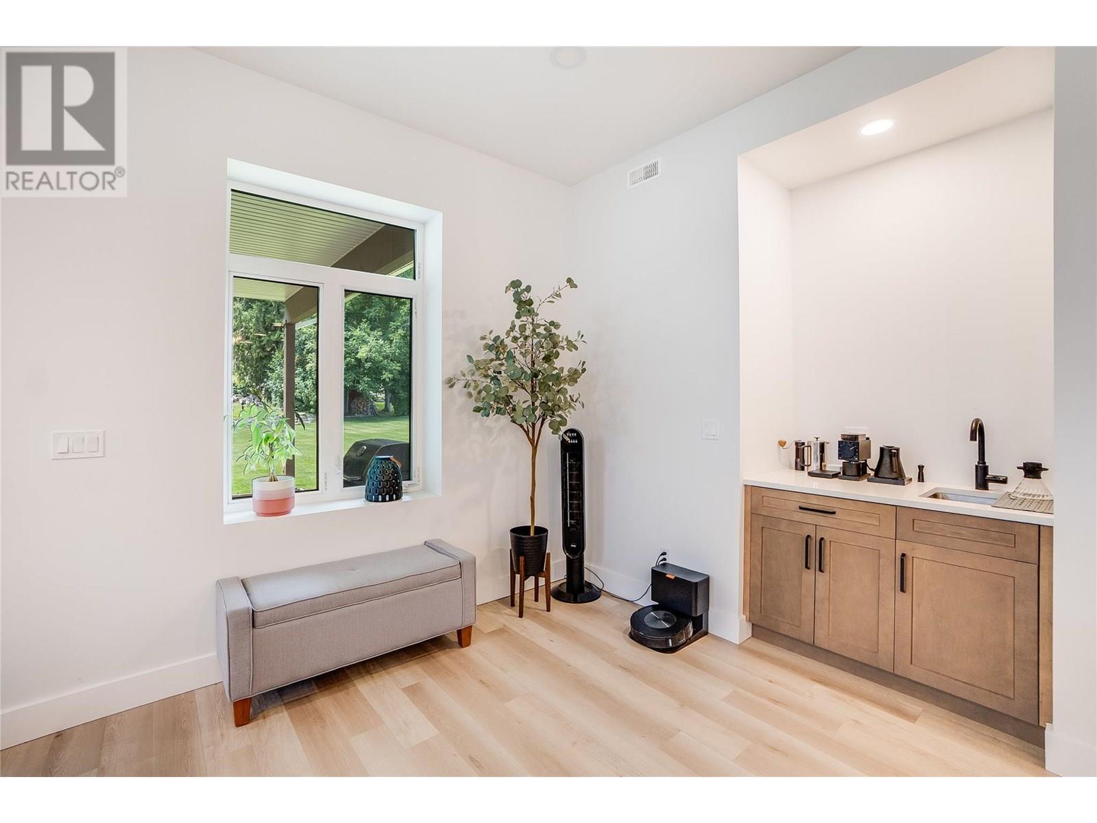 2640 10th Avenue, Castlegar