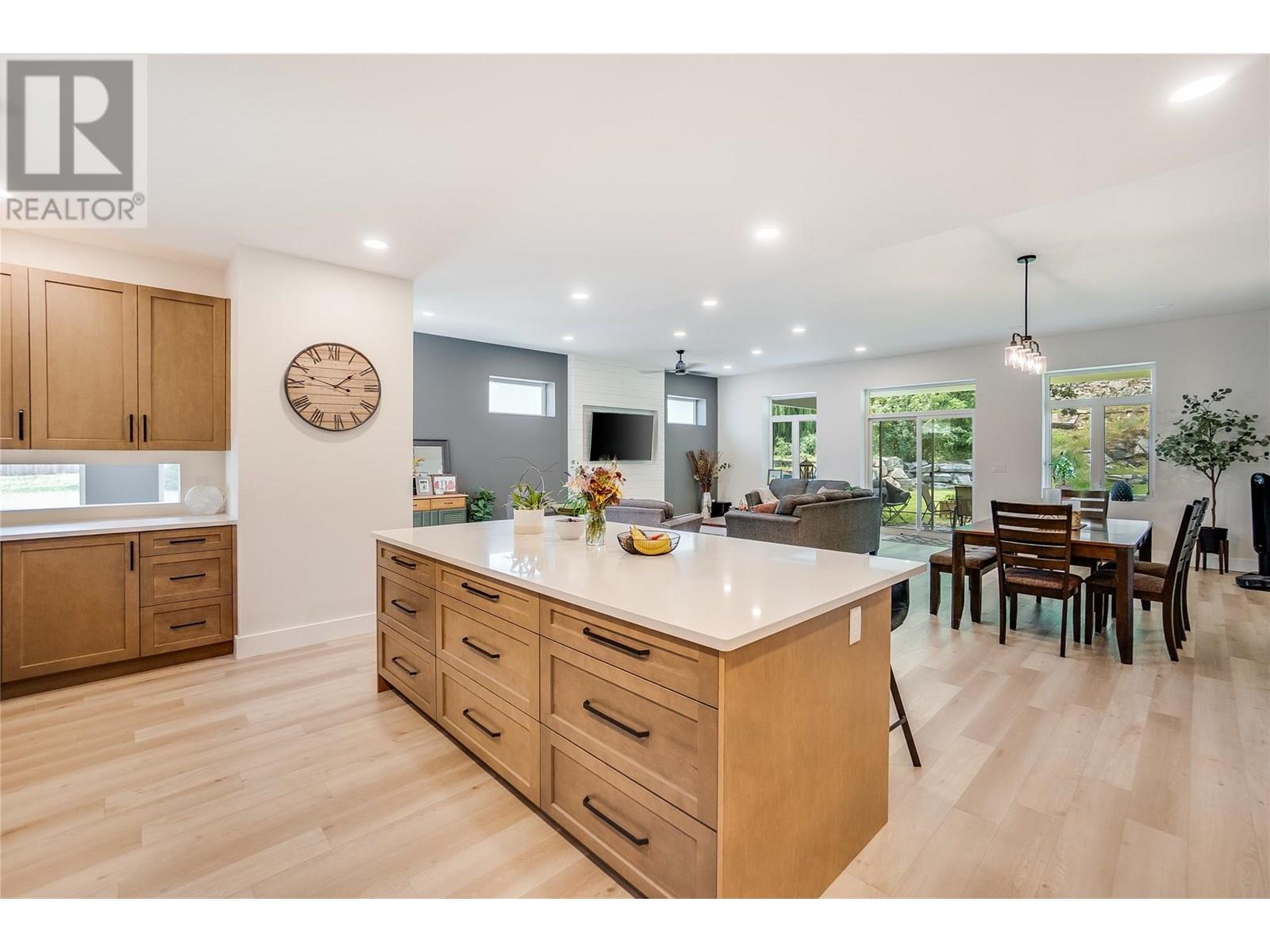 2640 10th Avenue, Castlegar