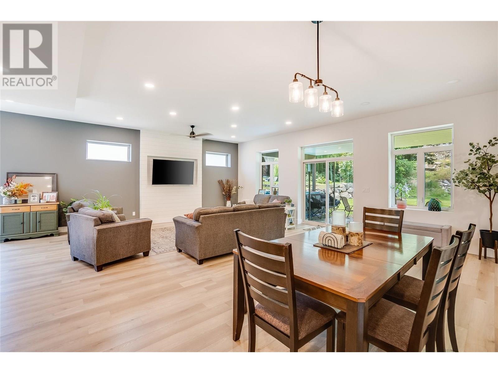 2640 10th Avenue, Castlegar