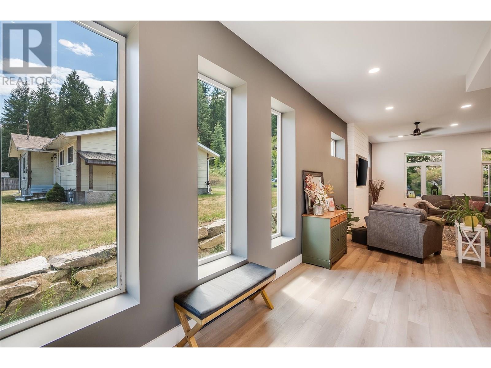 2640 10th Avenue, Castlegar