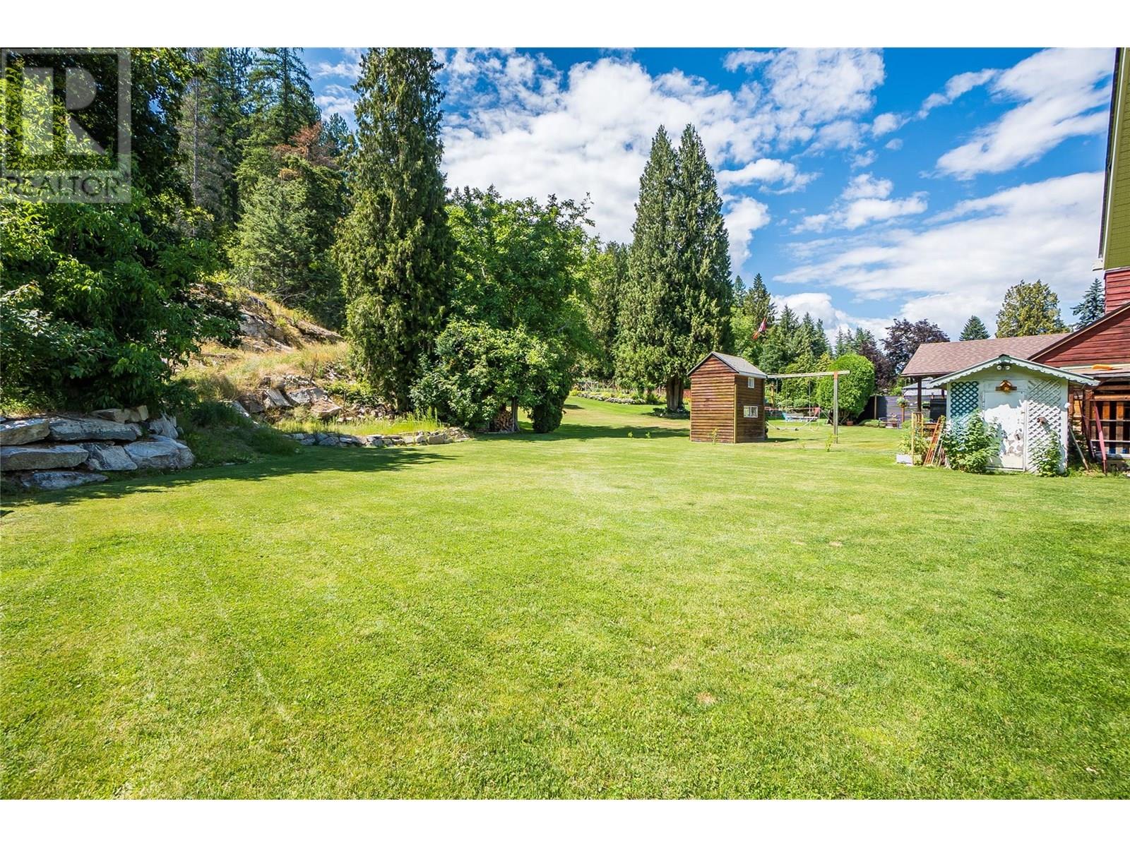 2640 10th Avenue, Castlegar