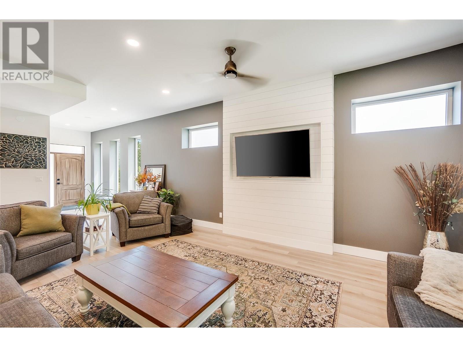2640 10th Avenue, Castlegar