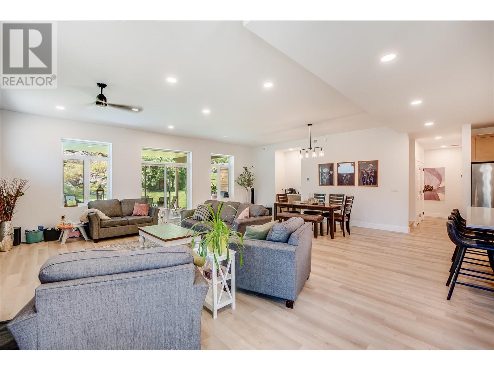 2640 10th Avenue, Castlegar